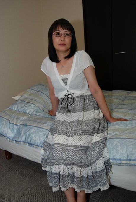 Mature Asian Pussy In Skirts - Asian Mature Porn Pics & Nude Pictures - AllPantyPics.com